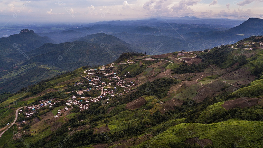 Paisagem de montanha, na Tailândia.