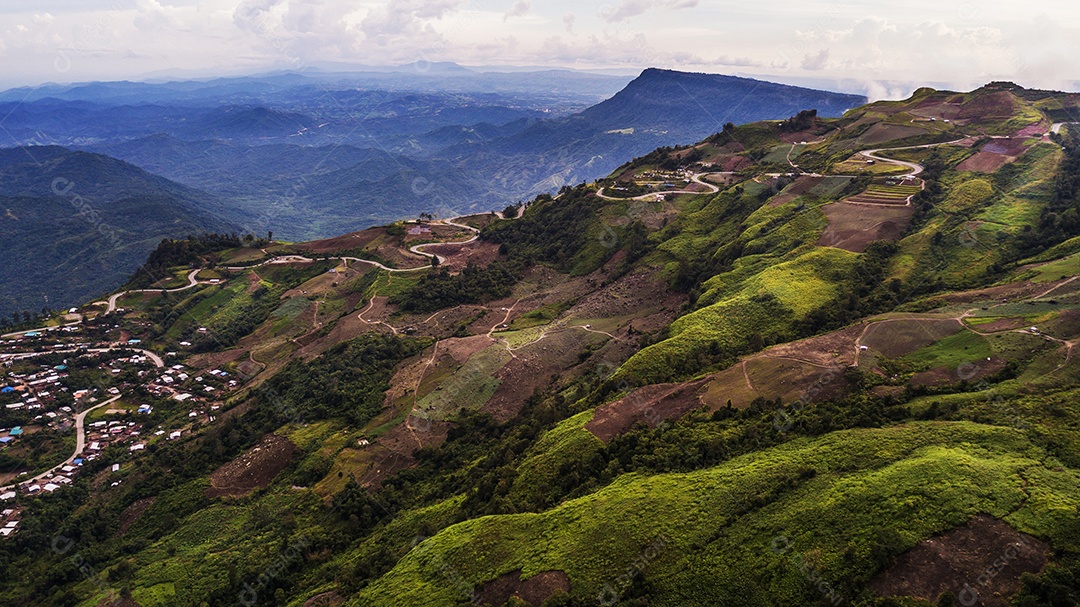 Paisagem de montanha, na Tailândia.