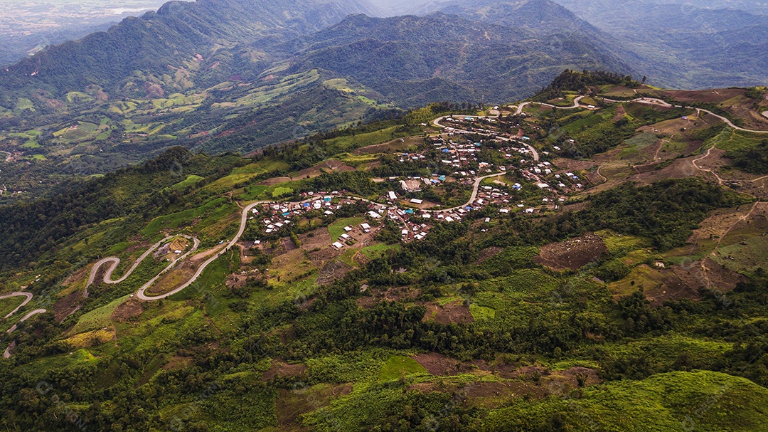 Paisagem de montanha, na Tailândia.