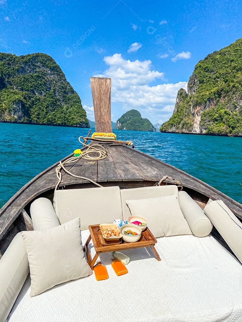 Viagem privada de barco cauda longa à ilha com piquenique de comida exótica.