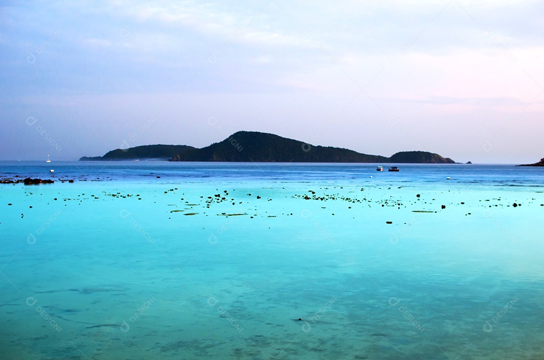 Mar tropical de Phuket, Tailândia.