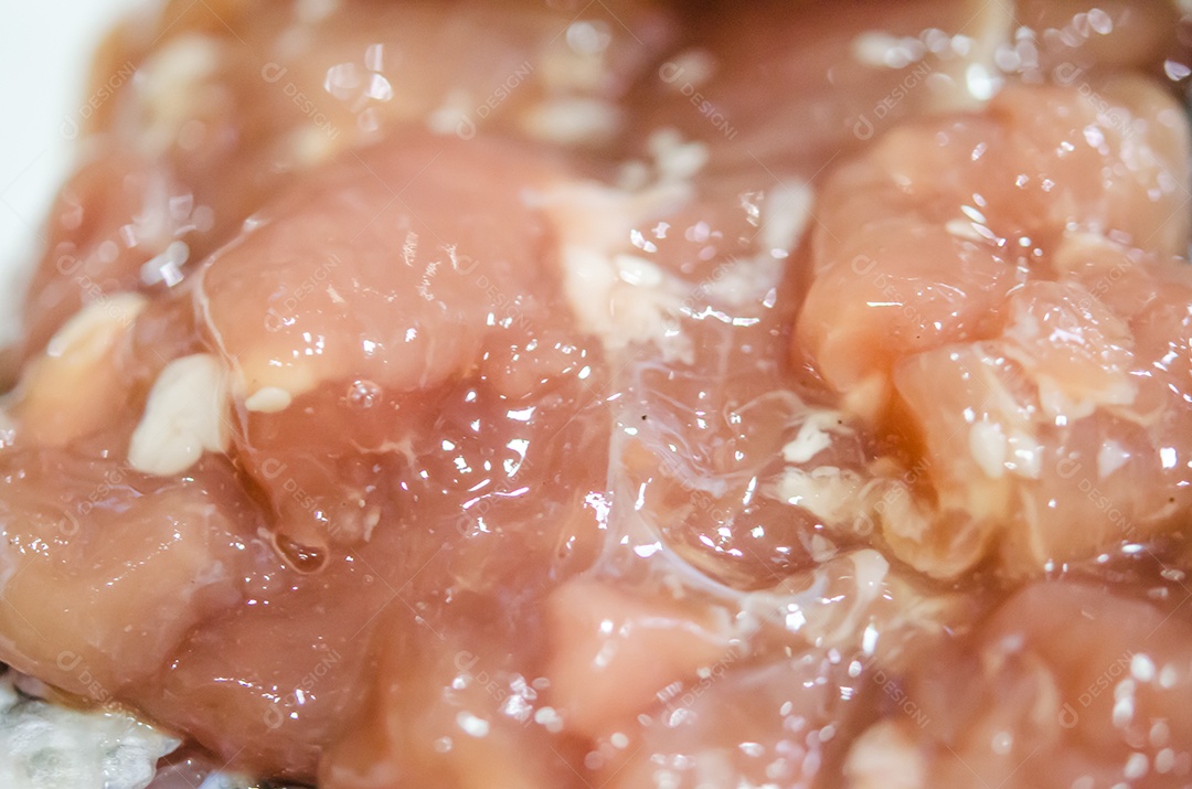 Fechar a carne de porco marinada fresca.