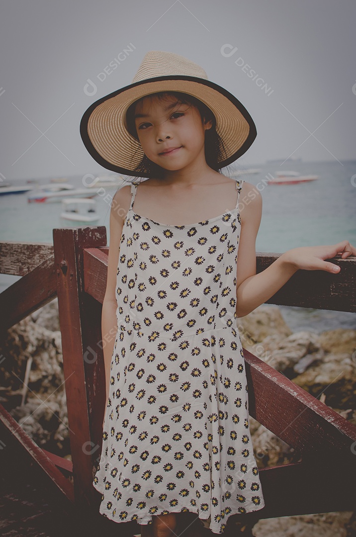 Mar de jovem asiática de retrato.