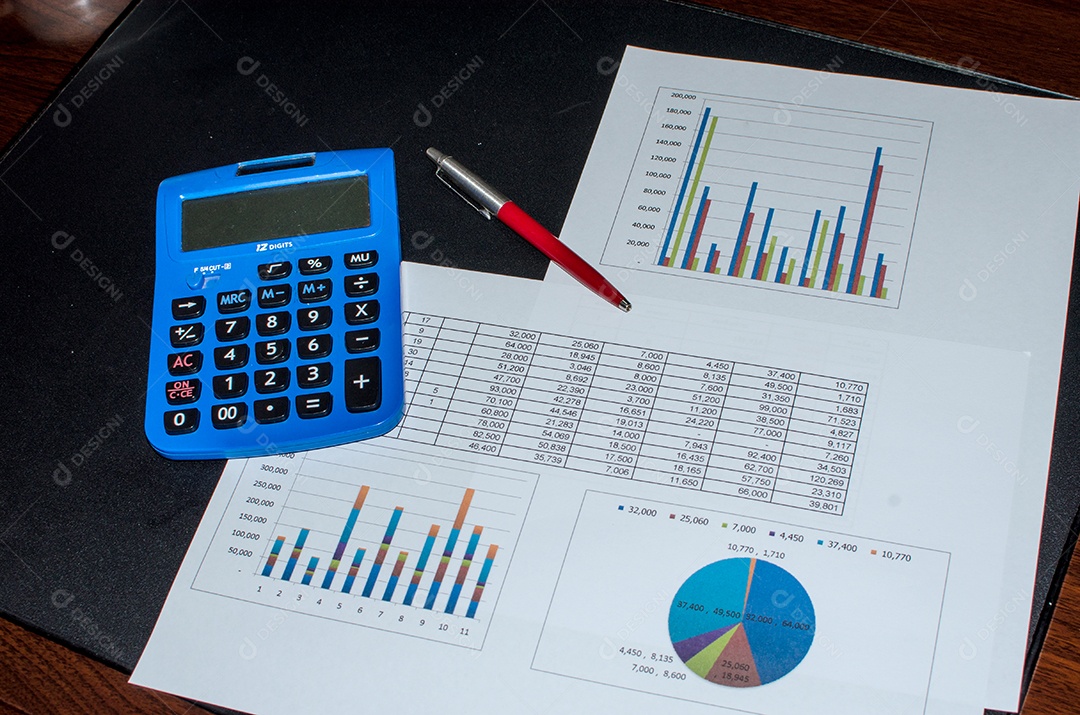 Documento de negócios Gráfico e gráfico financeiros.