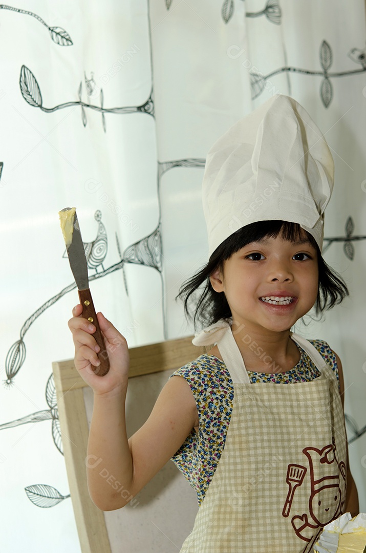 Chef bonita o asiático uma jovem.