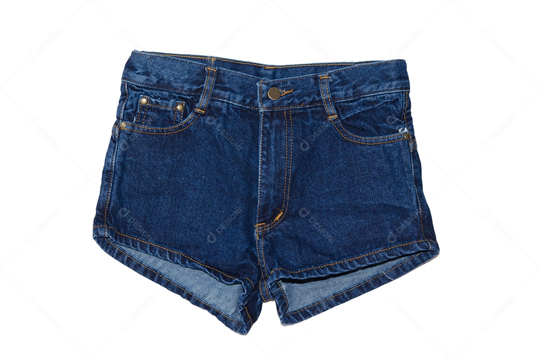 Shorts jeans isolado no fundo branco.