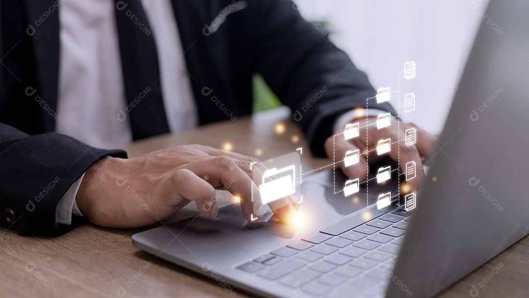 Sistema de gerenciamento de documentos (DMS) sendo configurado pelo consultor