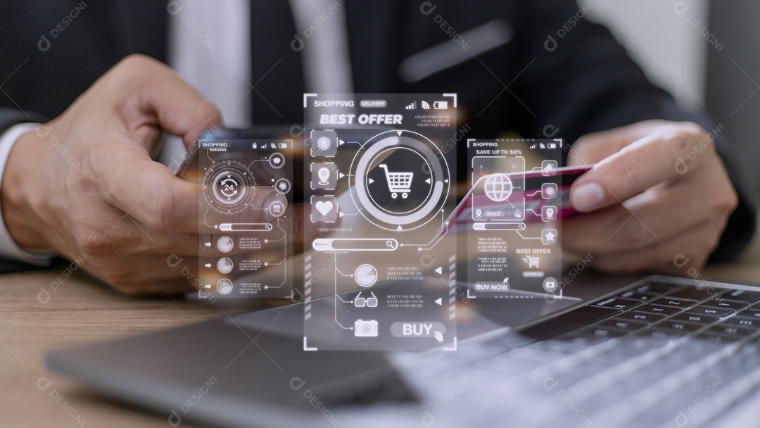 Comprador usando laptop de computador para inserir pedido com crédito de carrinho