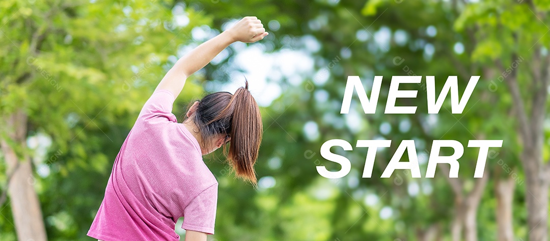 Novo começo com jovem esticando o músculo no parque lá fora