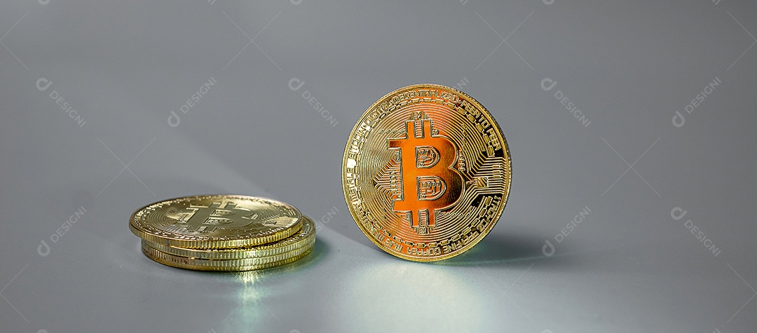 pilha de moedas de criptomoeda Bitcoin dourada, Crypto é Digital Mone
