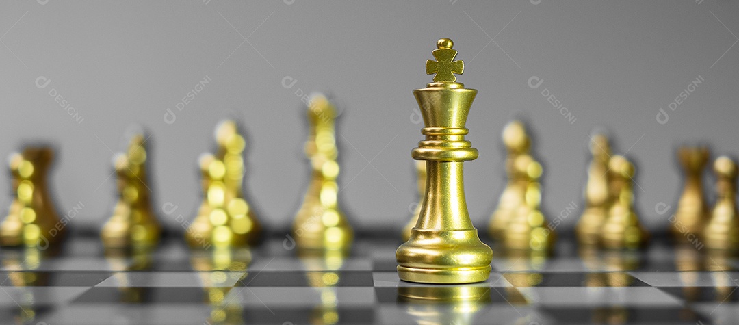 Equipe de figuras de xadrez de ouro (Rei, Rainha, Bispo, Cavalo, Torre