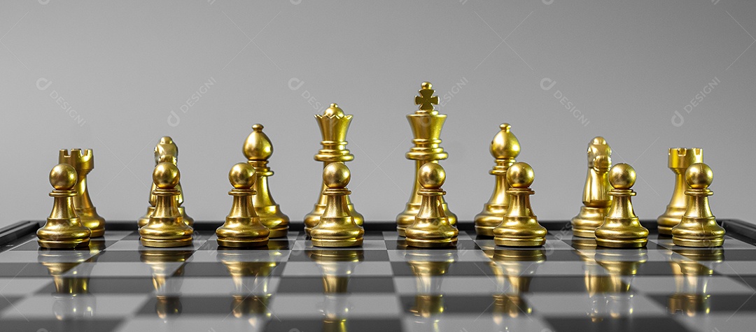 equipe de figuras de xadrez de ouro (Rei, Rainha, Bispo, Cavalo