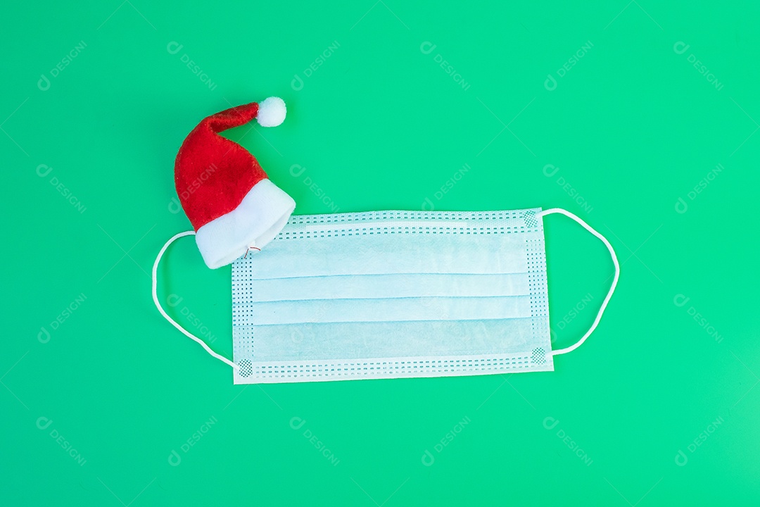 Feliz Natal com Papai Noel em miniatura com rosto médico