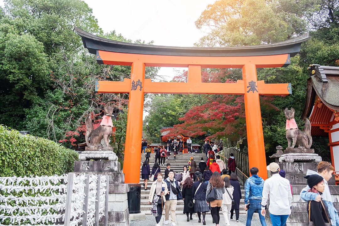 Santuário de Fushimi Inari-taisha na temporada de outono, localizado em Fushimi-ku. ponto turístico e popular para atrações turísticas em Kyoto