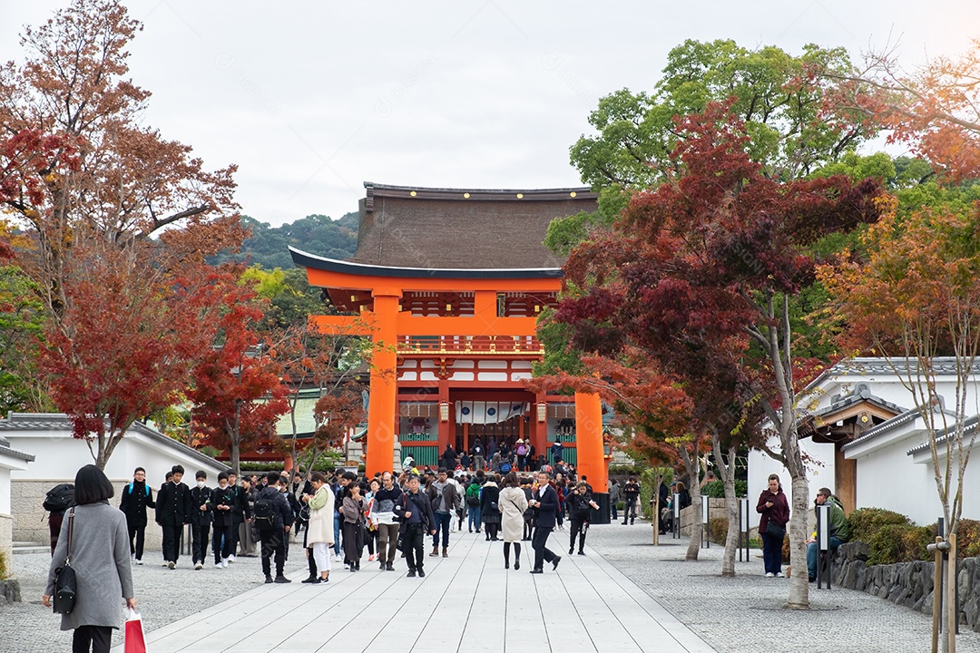 Santuário de Fushimi Inari-taisha na temporada de outono, localizado em Fushimi-ku. ponto turístico e popular para atrações turísticas em Kyoto