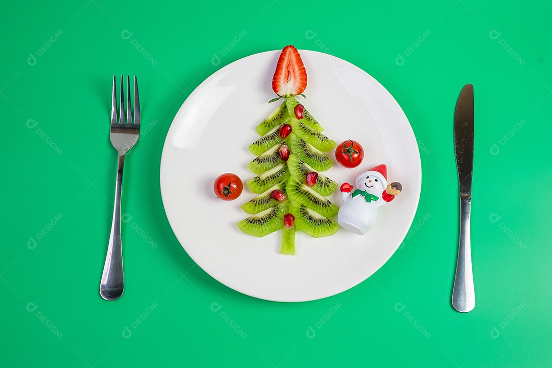 Árvore de Natal de hortaliças e frutas; Kiwi, Morango e Pome