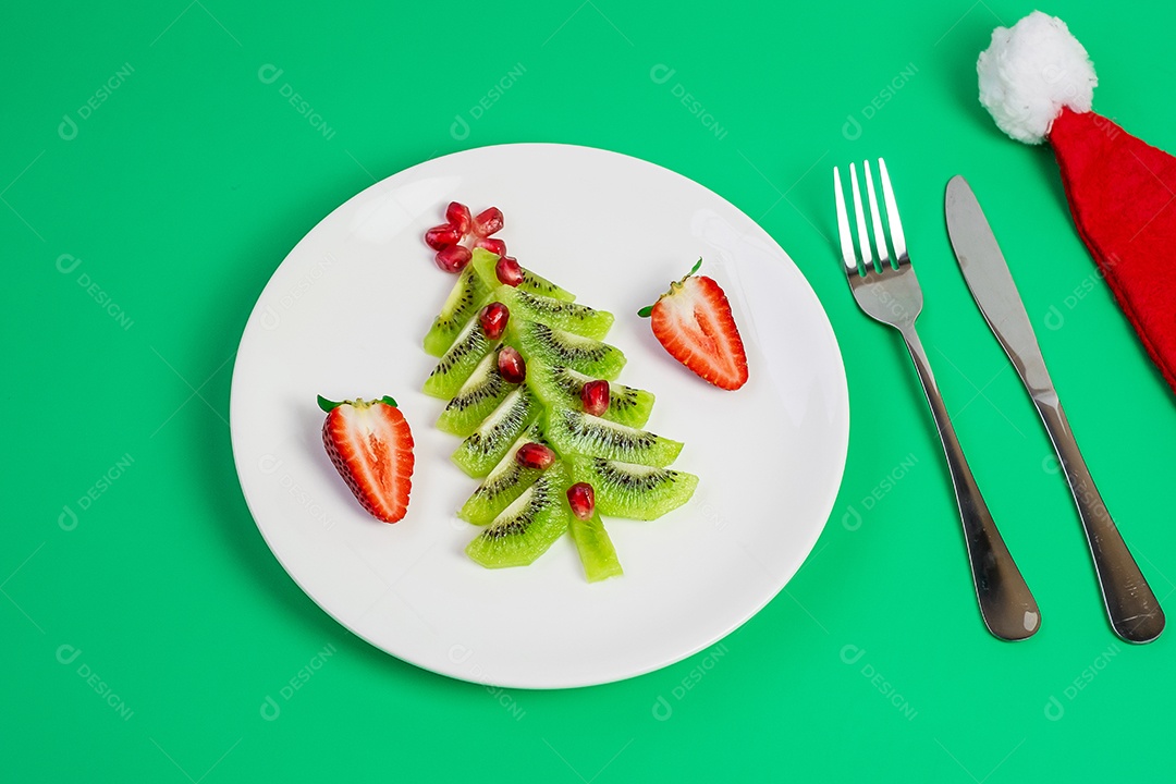 Árvore de Natal de hortaliças e frutas; Kiwi, Morango e Pome