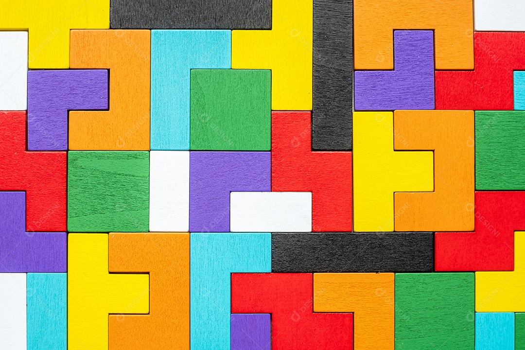 bloco de forma geométrica com fundo de peça de quebra-cabeça de madeira colorida. pensamento lógico, lógica de negócios, enigma, decisão, soluções