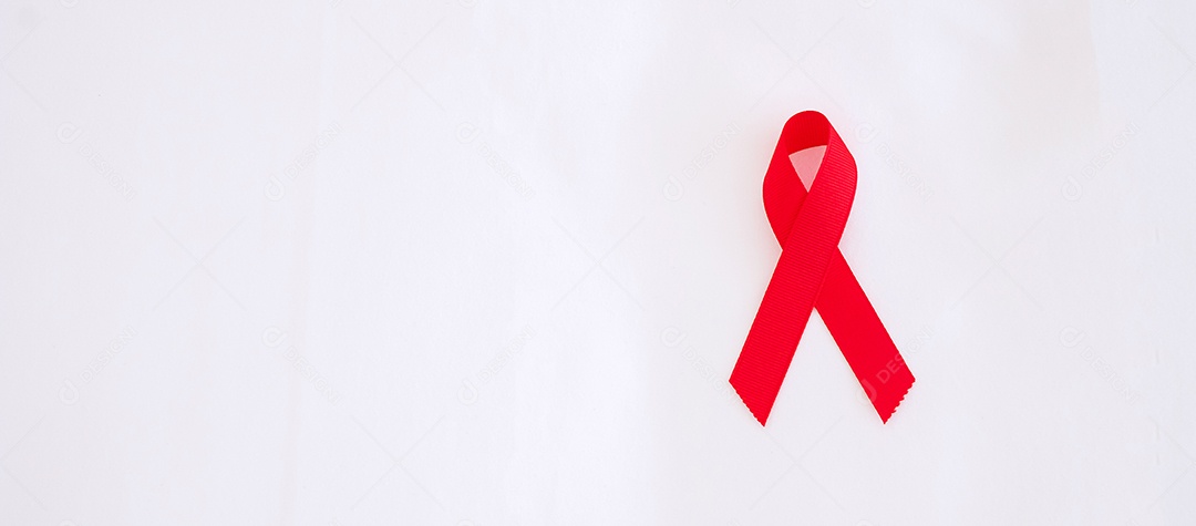 Laço vermelho para apoiar pessoas vivas e doentes. Saúde e conceito de sexo seguro. Dezembro Mês de Conscientização do Dia Mundial da Aids