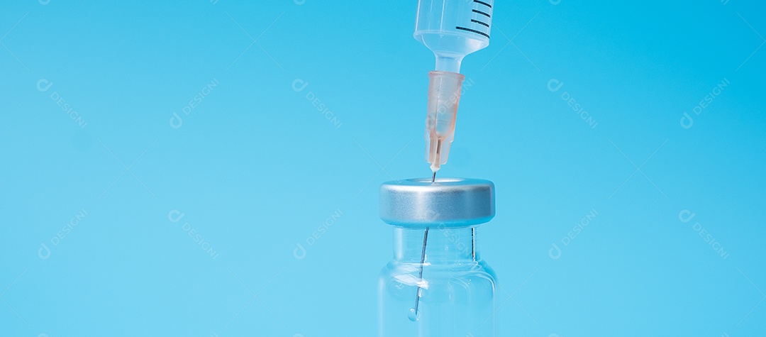 Dose de frasco de vacina com seringa de agulha de droga de tiro no laboratório do hospital. Conceito médico, saúde, vacinação e imunização