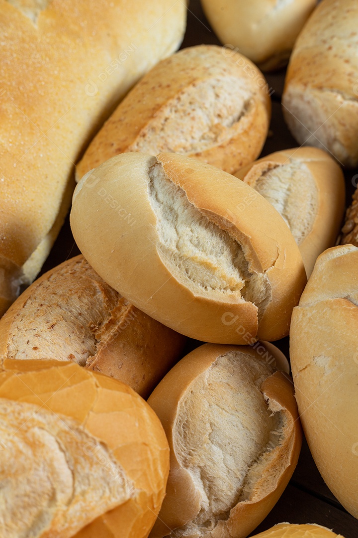 Conjunto de Tipos de Pão Francês e Artesanal preenchendo o fundo da tela.