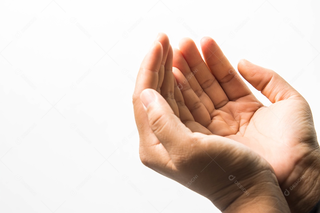 mulher muçulmana orando por Deus, Deus muçulmano