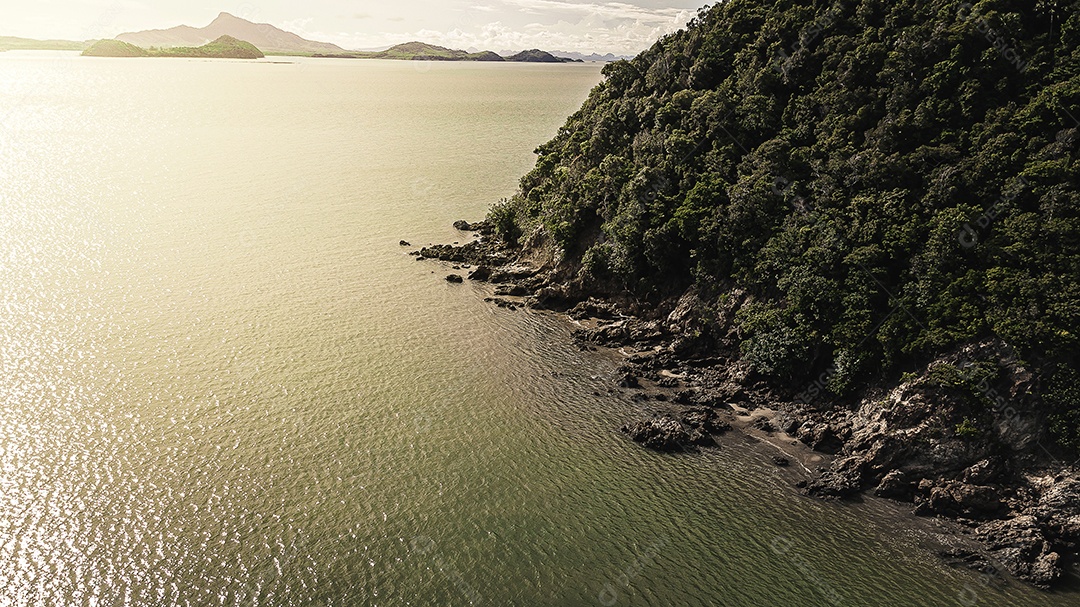 Vista de alto ângulo Vista aérea da Costa Bela praia Paraíso,