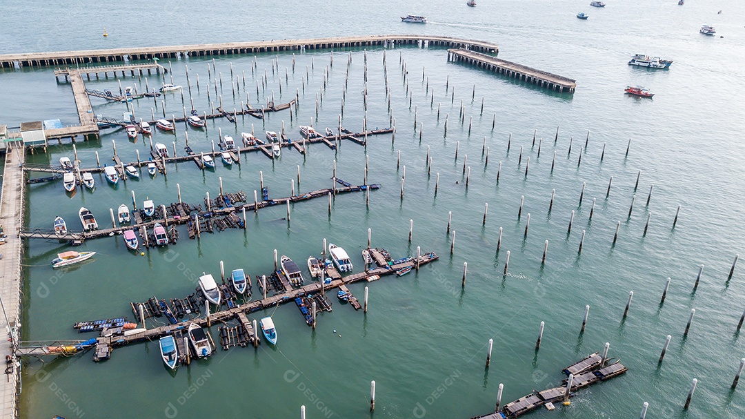 Alto ângulo do cais turístico