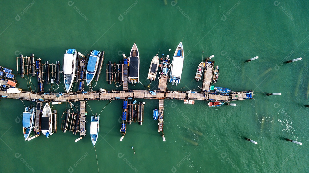 Alto ângulo do cais turístico