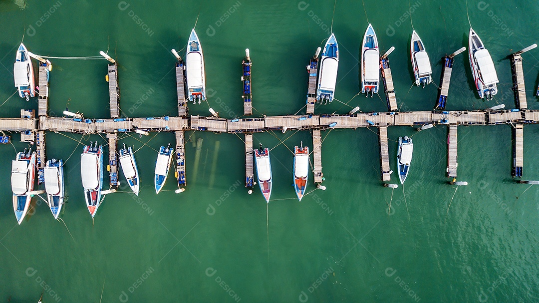Alto ângulo do cais turístico