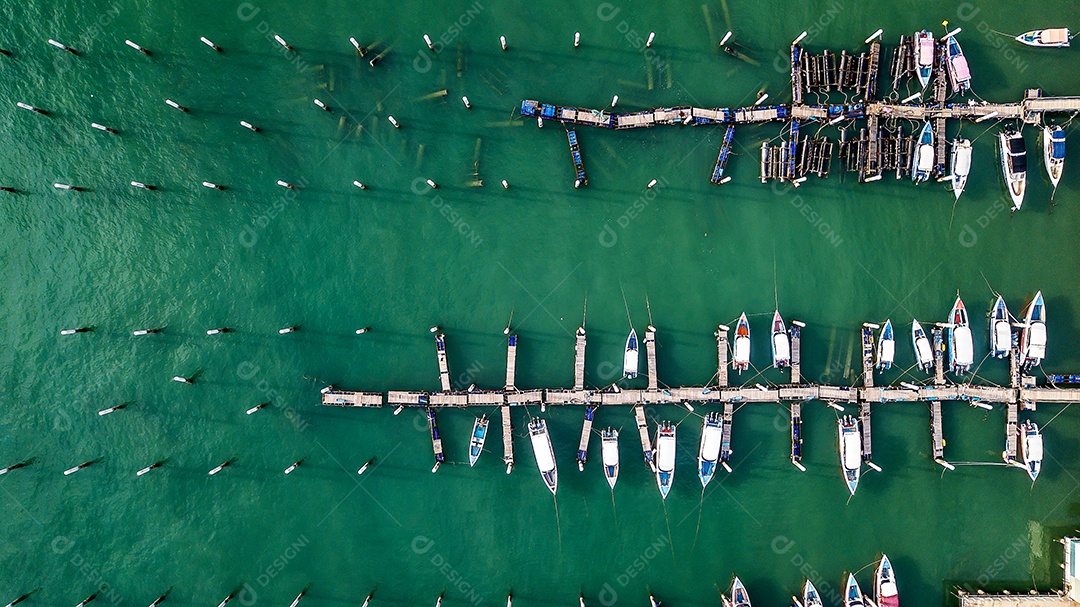 Alto ângulo do cais turístico