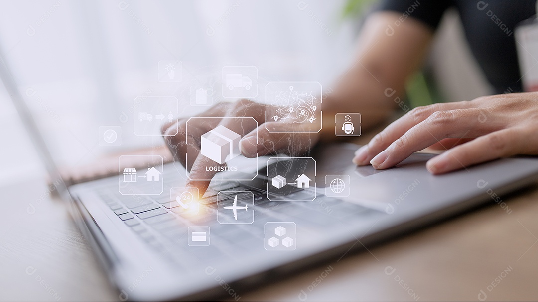 Homem de negócios, mostrando o conceito de computação em nuvem.