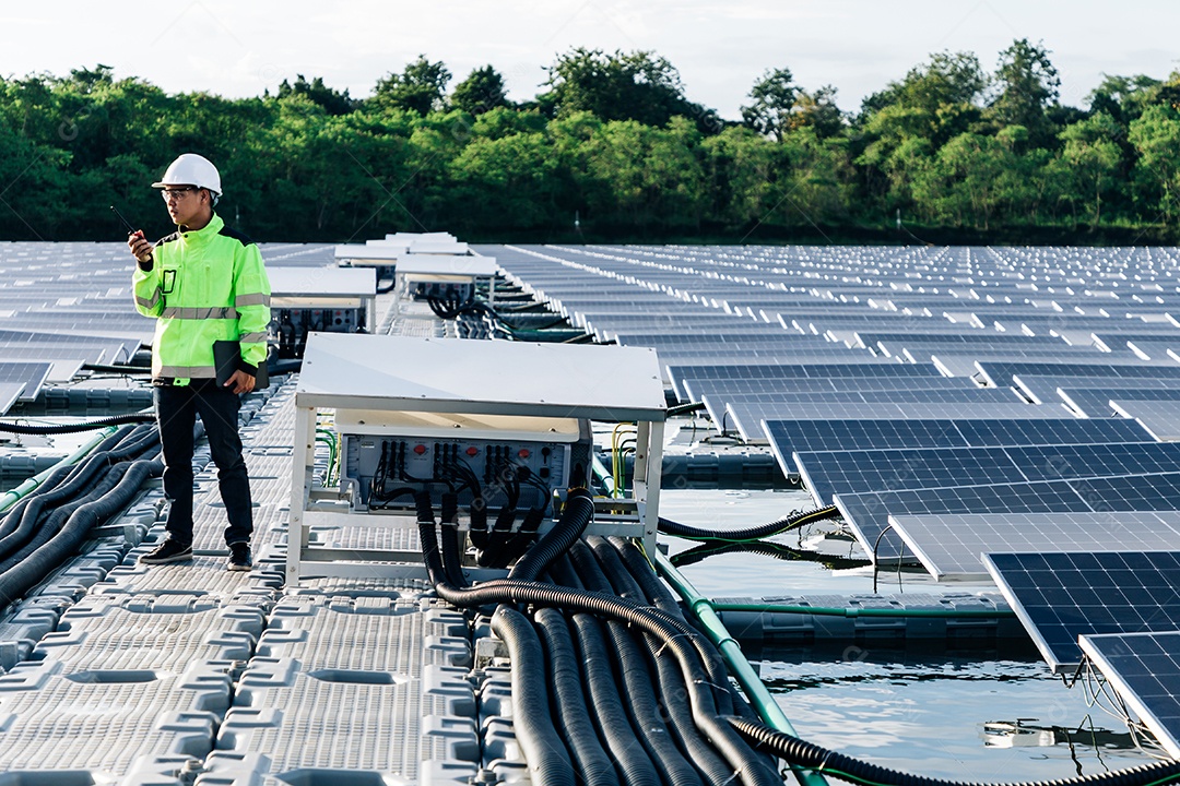 Energia fotovoltaico sobre espaço industrial de energia solar