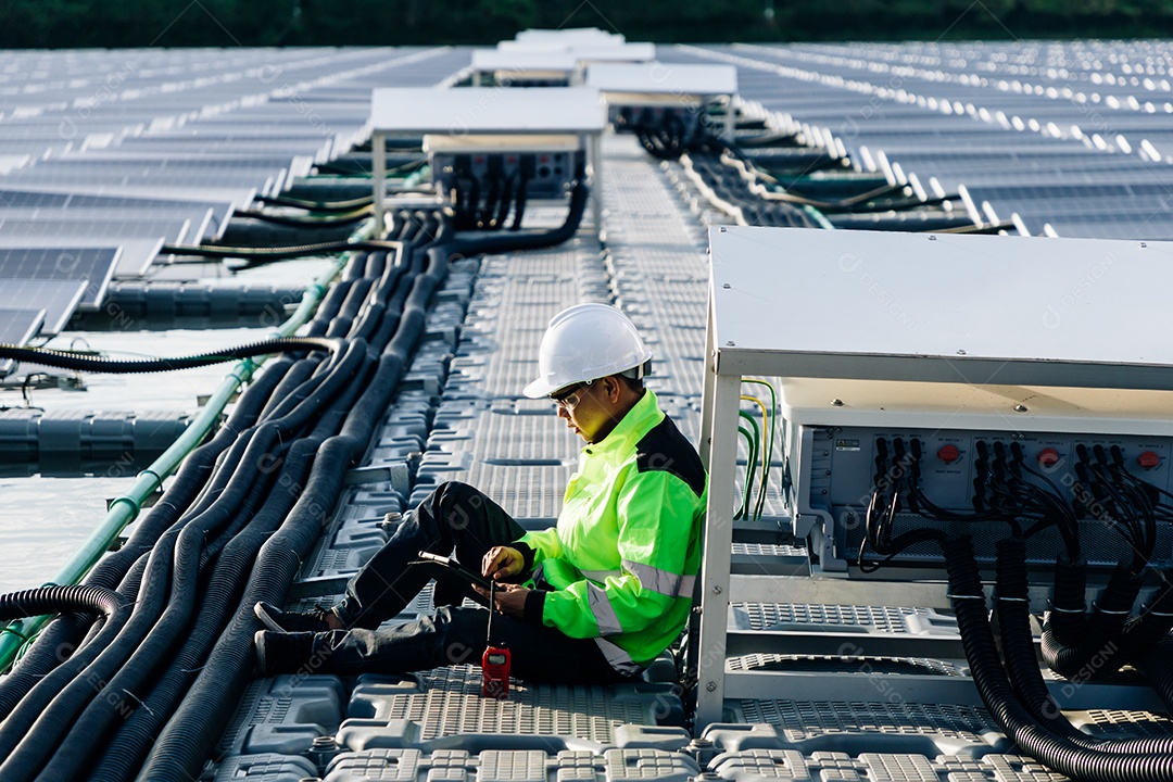 Energia fotovoltaico sobre espaço industrial de energia solar