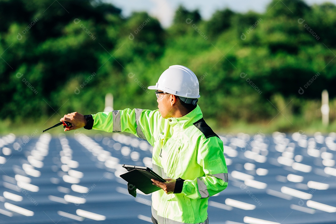 Energia fotovoltaico sobre espaço industrial de energia solar