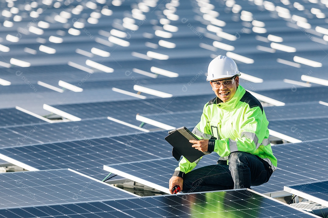 Energia fotovoltaico sobre espaço industrial de energia solar