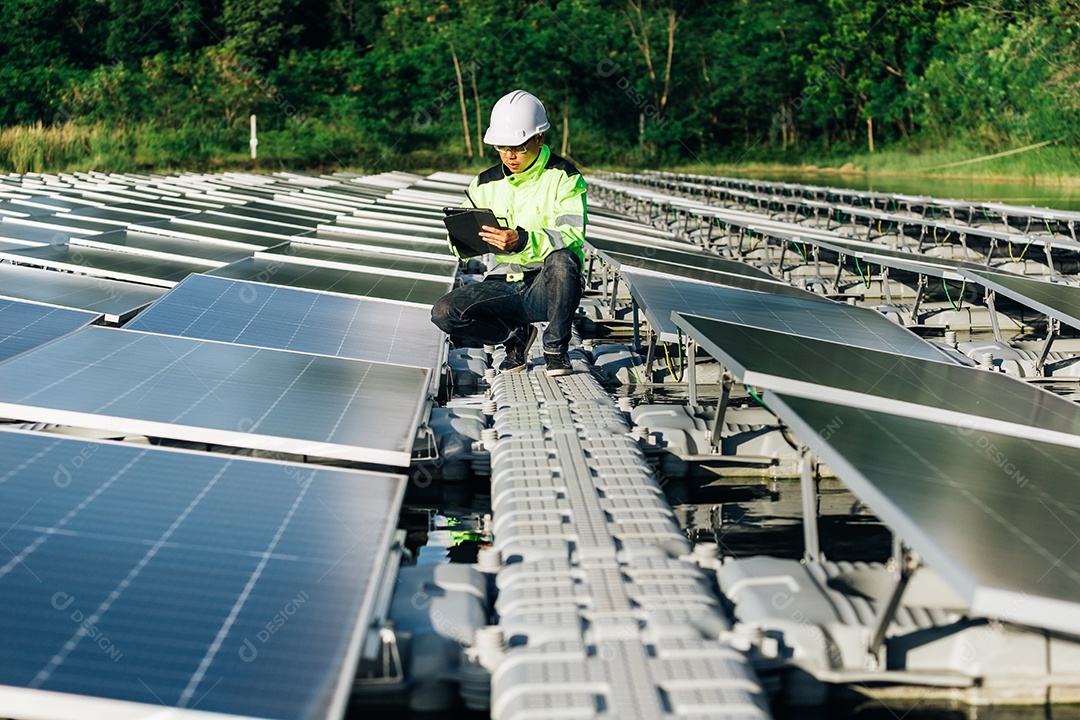 Energia fotovoltaico sobre espaço industrial de energia solar