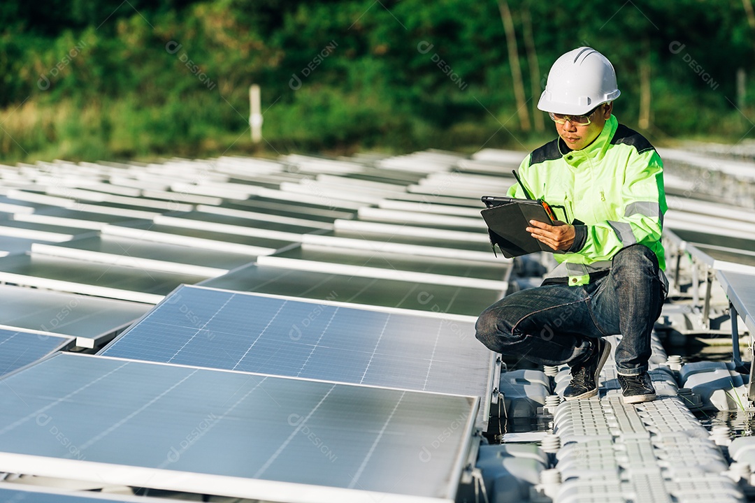 Energia fotovoltaico sobre espaço industrial de energia solar