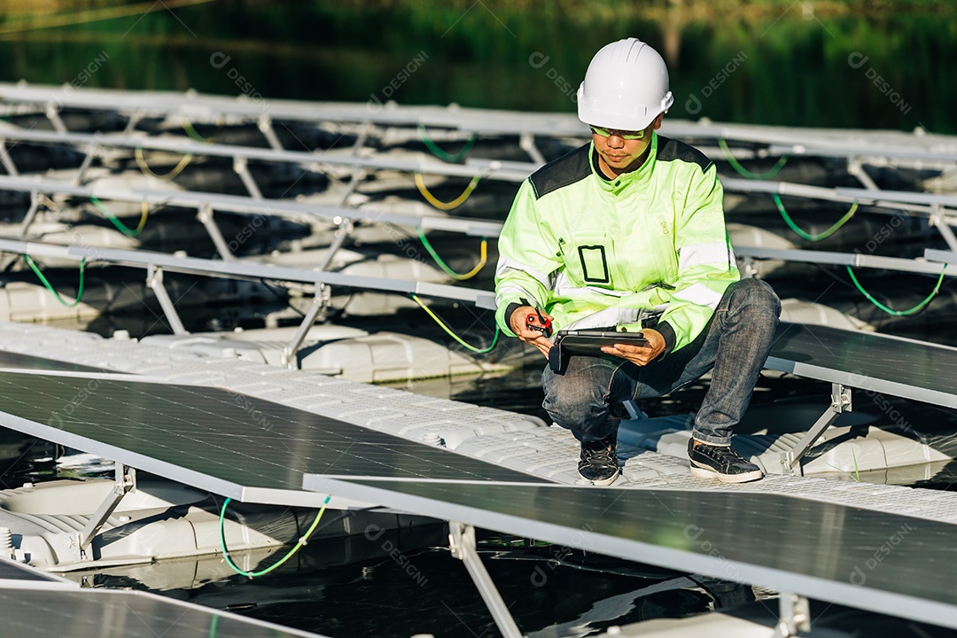 Energia fotovoltaico sobre espaço industrial de energia solar