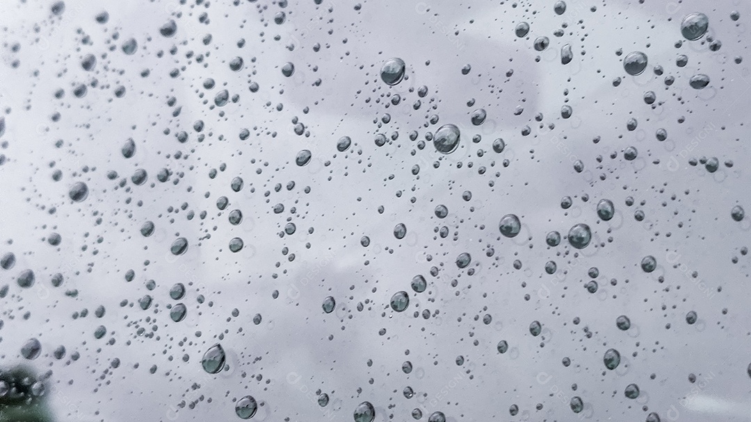 Respingos de agua bolhas sobre vidro