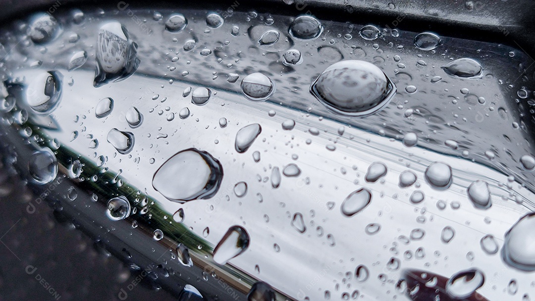 Respingos de agua bolhas sobre vidro