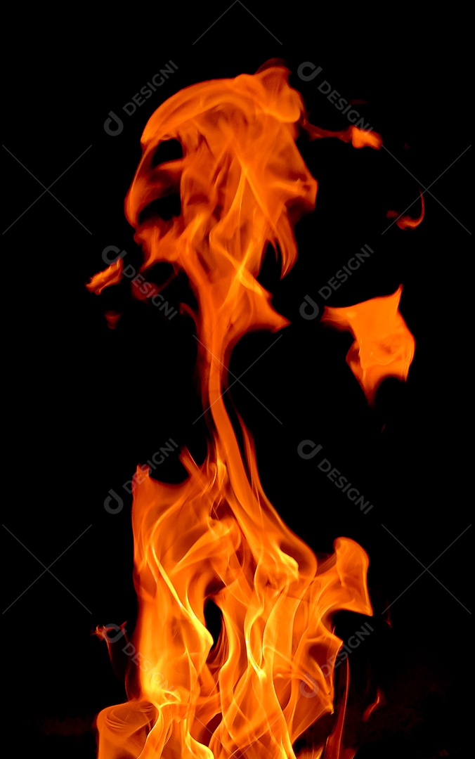 Churrasqueira pegando fogo brasa