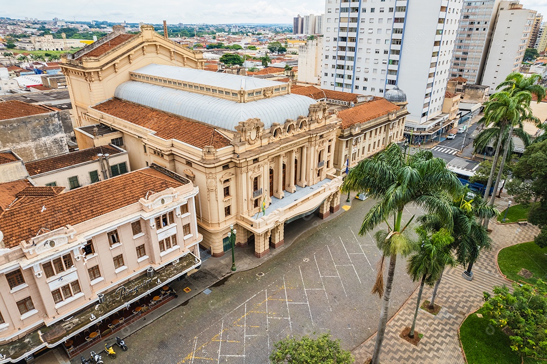 Ribeirão Preto, São Paulo visto de cima por drone. vista aérea