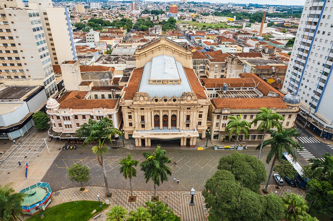 Ribeirão Preto, São Paulo/Brasil visto de cima por drone. vista aérea