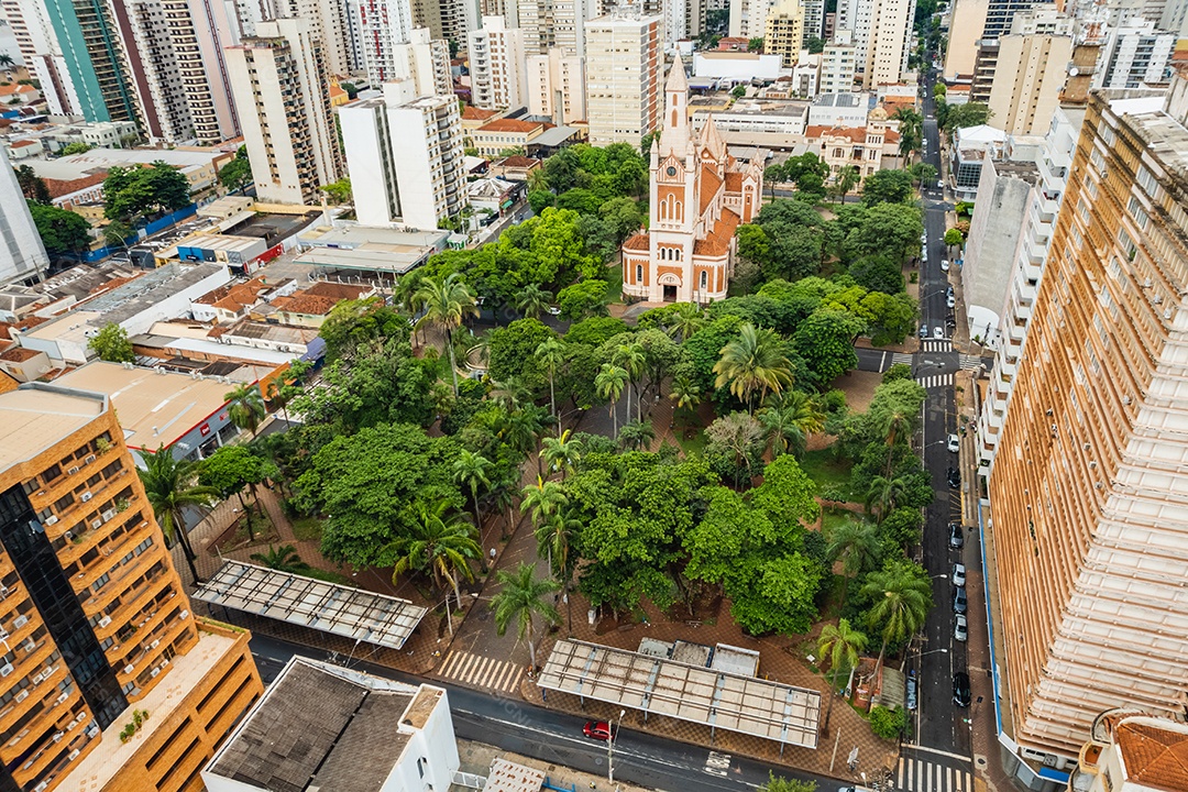 Catedral Metropolitana de Ribeirão Preto São localizada no centro de Ribeirão Preto