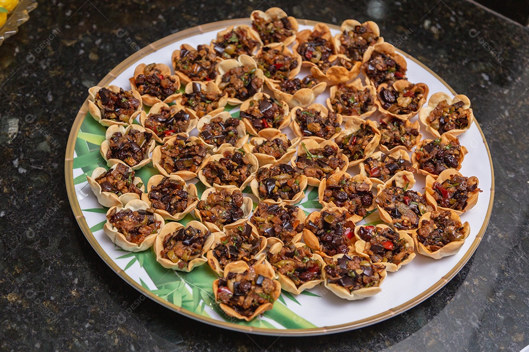 Coquetel sobre uma bandeja