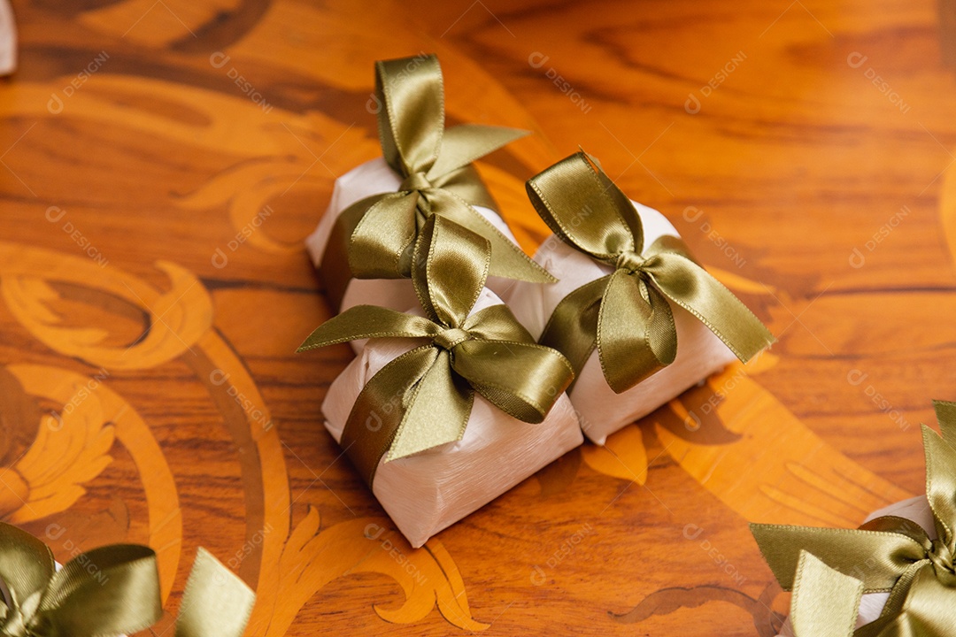 Delicioso doce de leite chamado bem casa embrulhado, docinho para casamento.