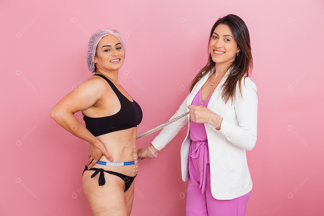 procedimentos estéticos mulher cuidadosa estético cirurgia plástica Botox ventosas jovem cuidadosa procedimento micropigmentação Fotos Imagem JPG