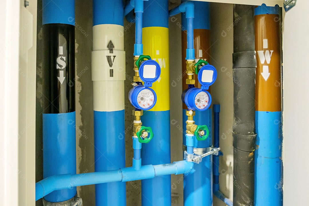 sistema de tubulação de água e medidor na construção