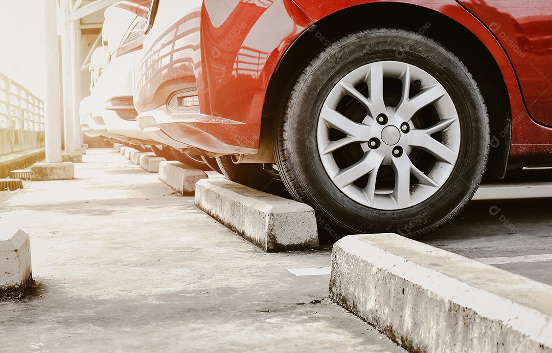 Barreira de cimento de estacionamento no estacionamento para proteção contra acidentes